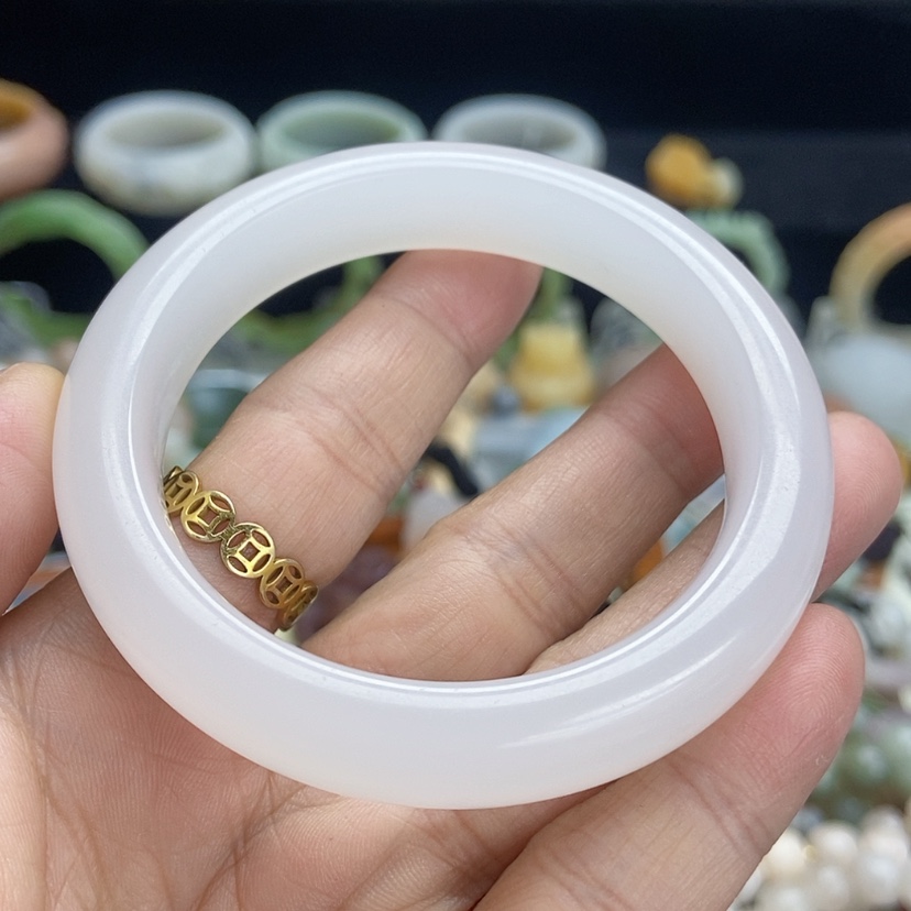 【闪购商品】石英质玉手镯54未镶嵌