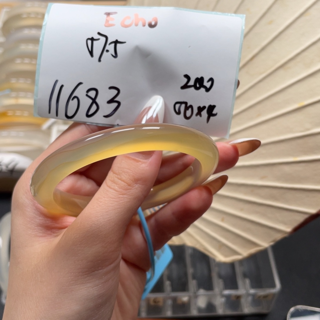 Ｅ***ｏ玛瑙/玉髓手镯未镶嵌11683