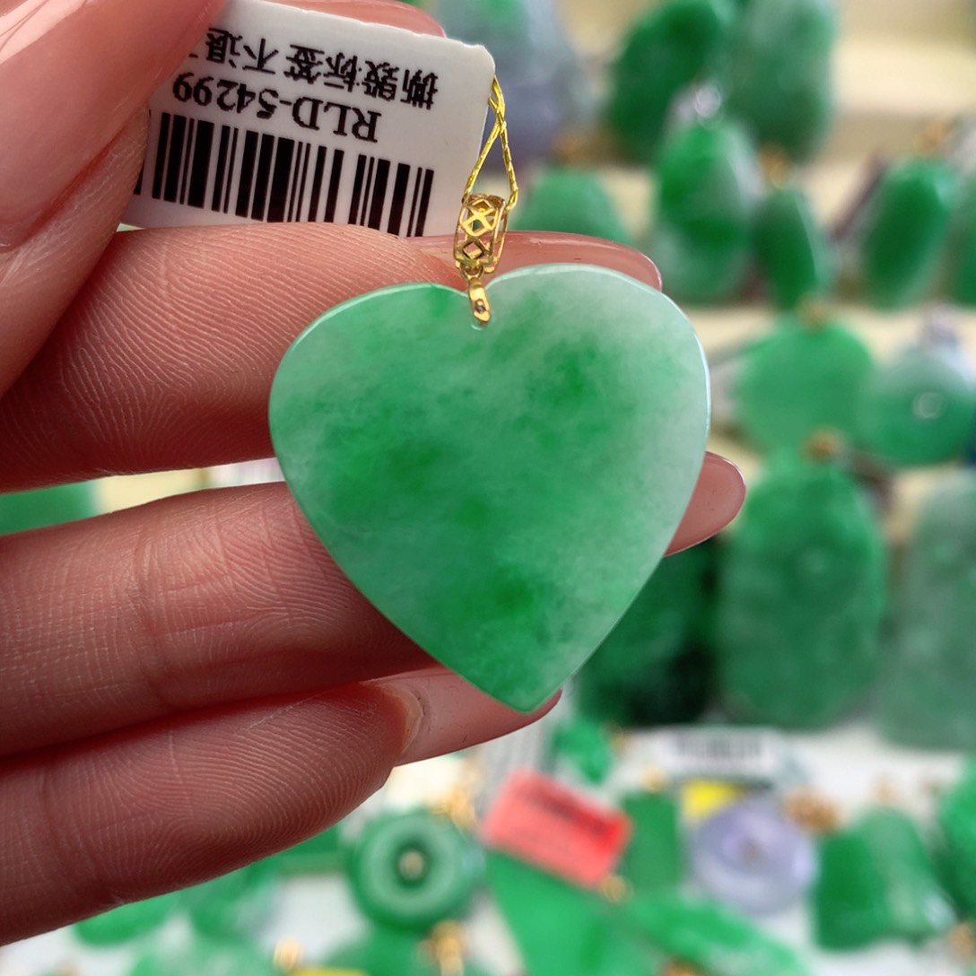 翡翠颈饰18K金镶嵌翡翠