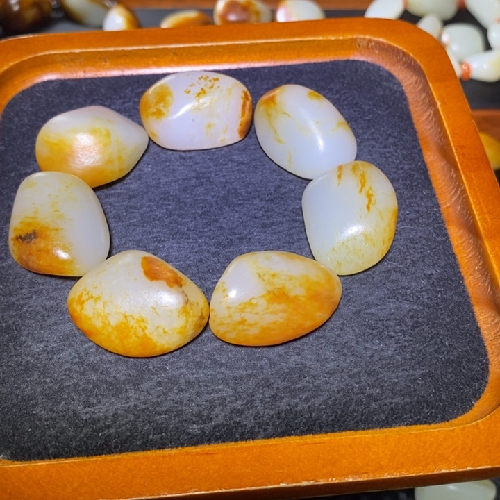 和田玉未镶嵌手串