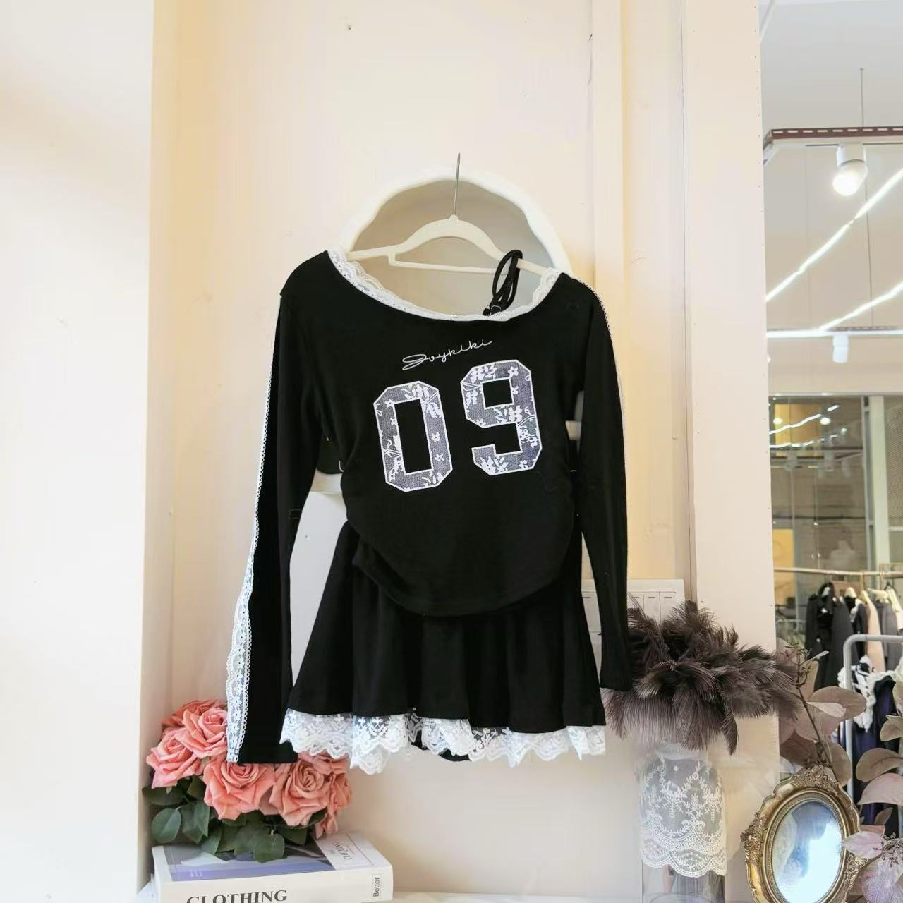 青青大码女装 LHTE春季新款辣妹风蕾丝花边修身两件套T1675