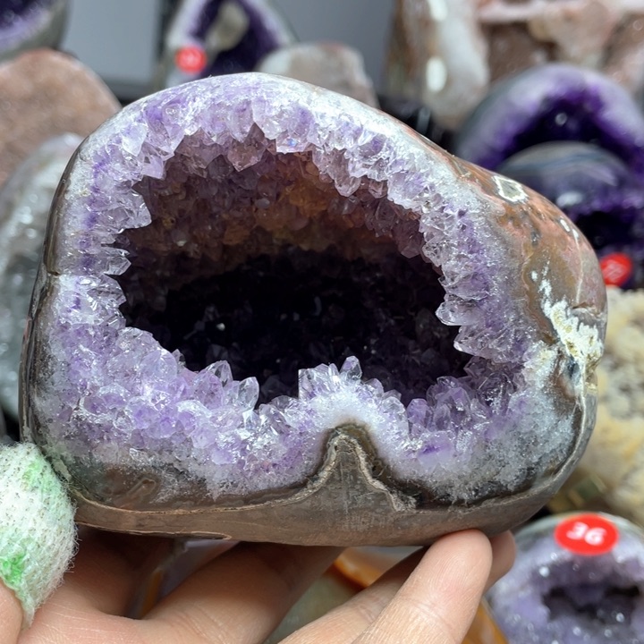 水晶摆件未镶嵌捡漏