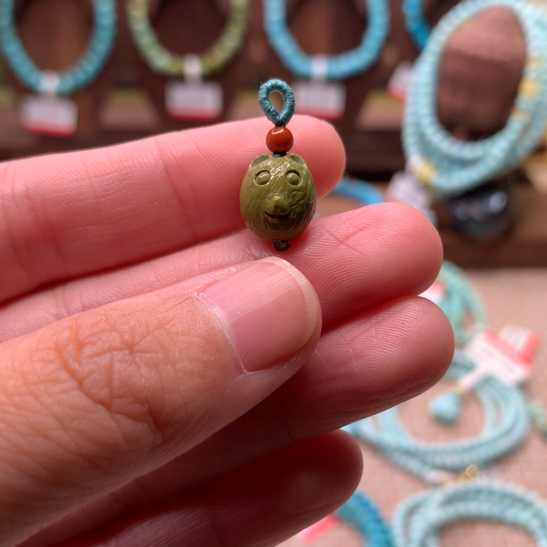 南红玛瑙配饰未镶嵌