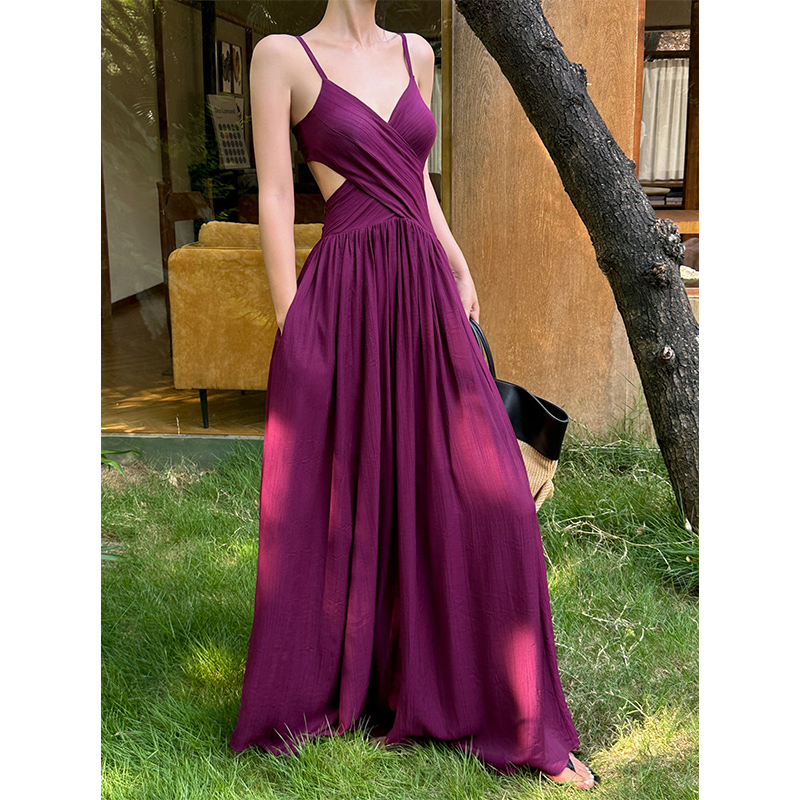 VENUIE【鸢尾瑜紫】法式V领小众设计感镂空吊带度假连衣裙22231