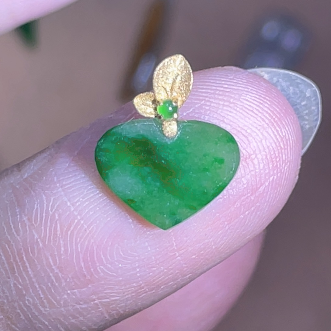 翡翠18K金镶嵌颈饰翡翠
