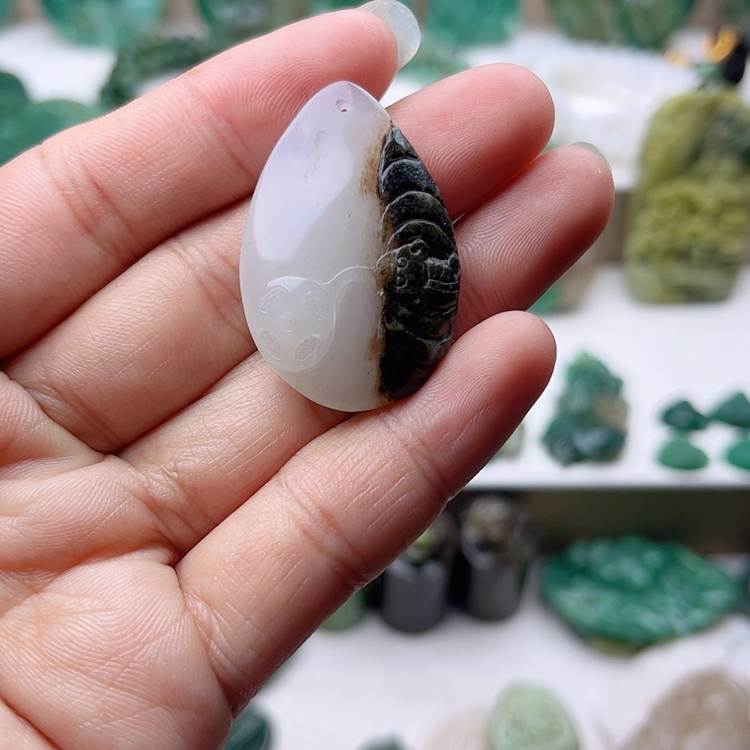 独山玉挂件未镶嵌