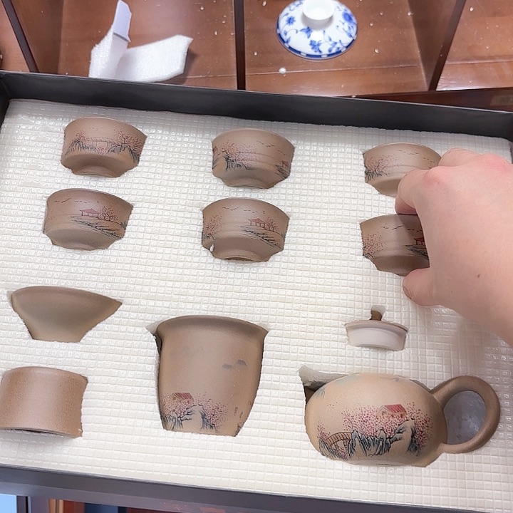 孤品茶具套装等。       