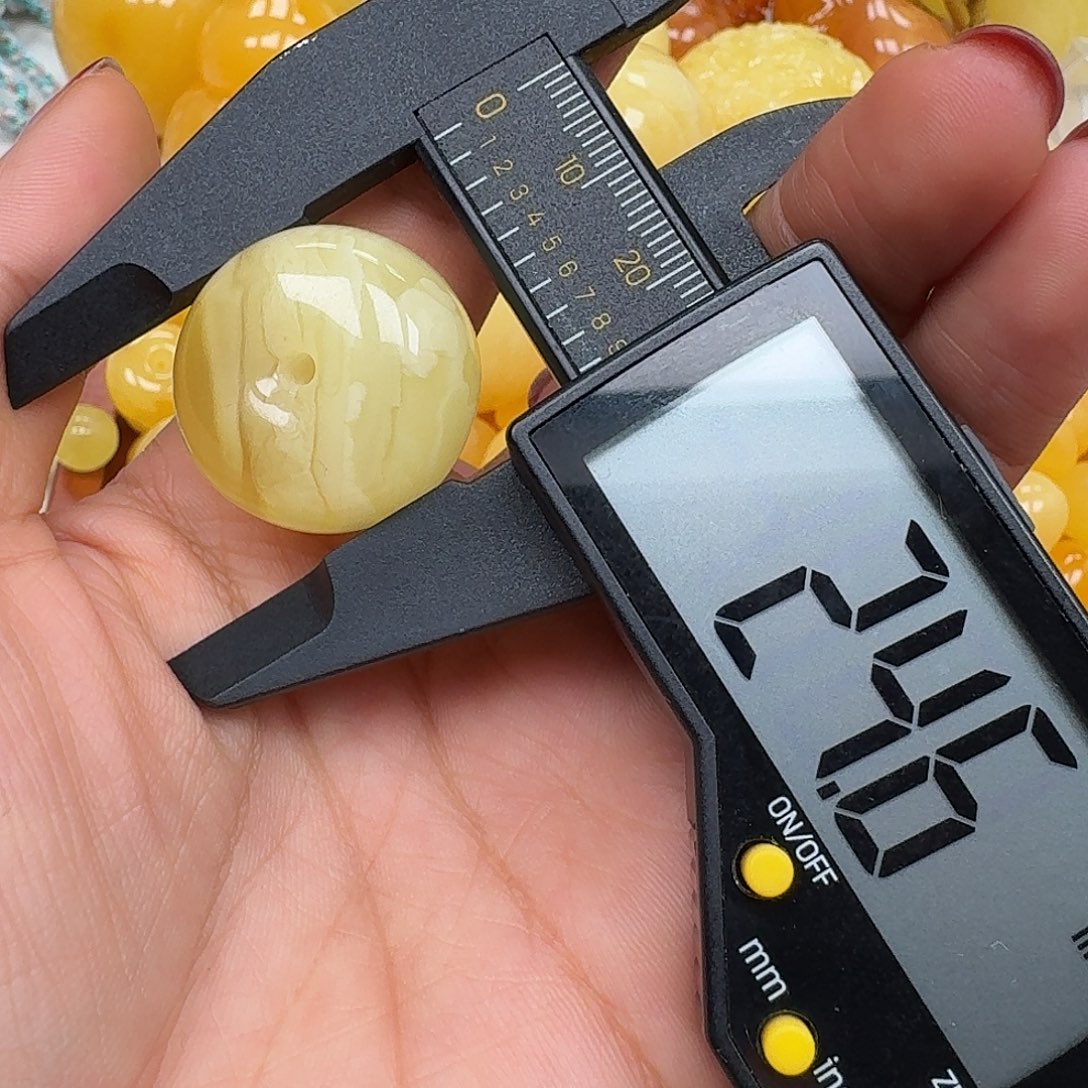 琥珀未镶嵌裸石悠悠