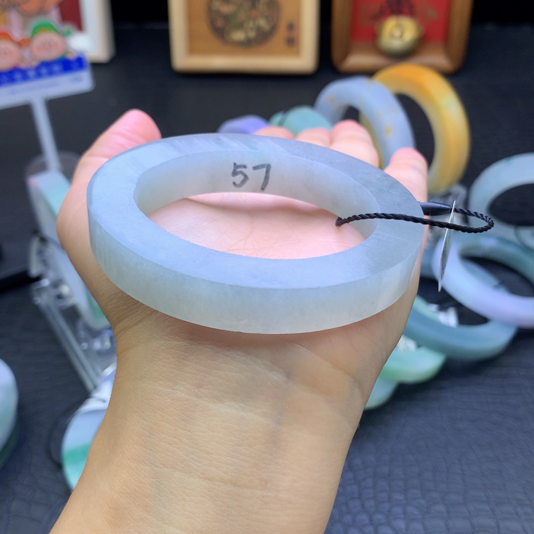 定制翡翠未镶嵌翡翠手镯