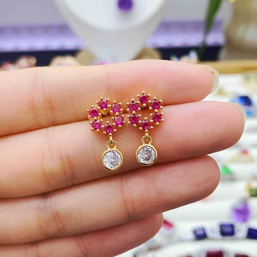 未镶嵌耳饰红宝石