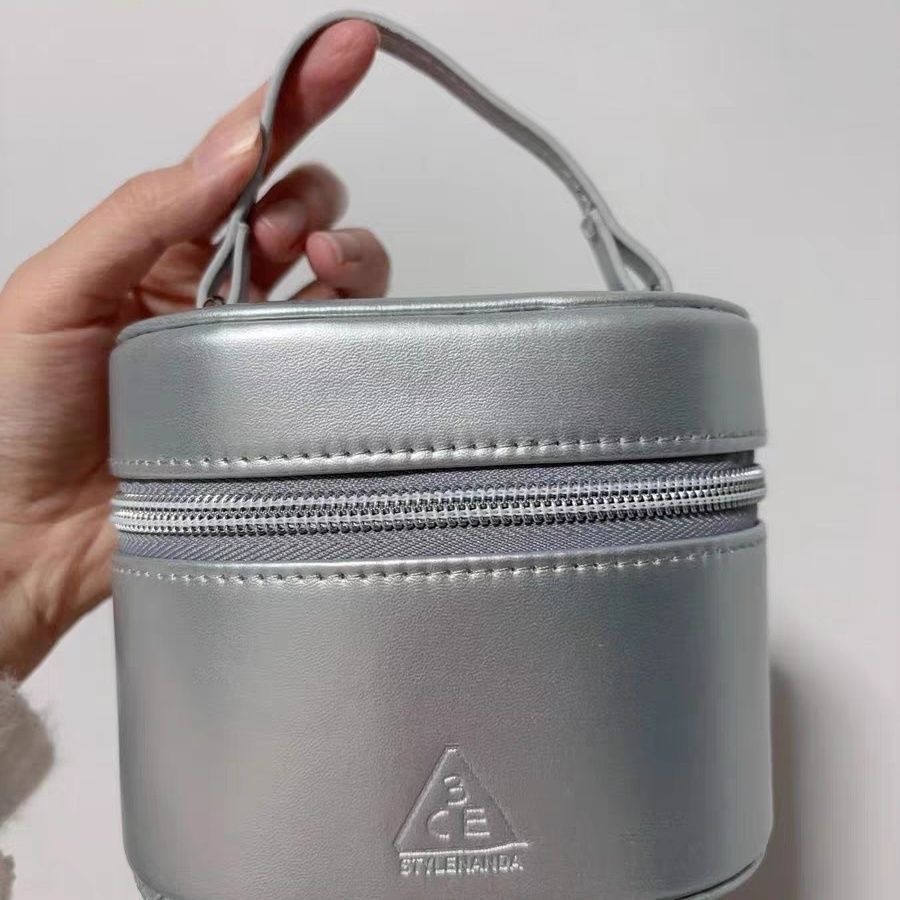 【小3C】k46专柜赠品化妆盒银色新年化妆包口红香水盒子单肩包DIY