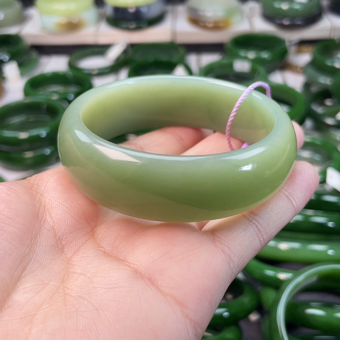 和田玉（碧玉）手镯未镶嵌