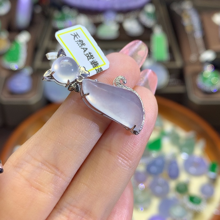 翡翠颈饰18K金镶嵌翡翠吊坠