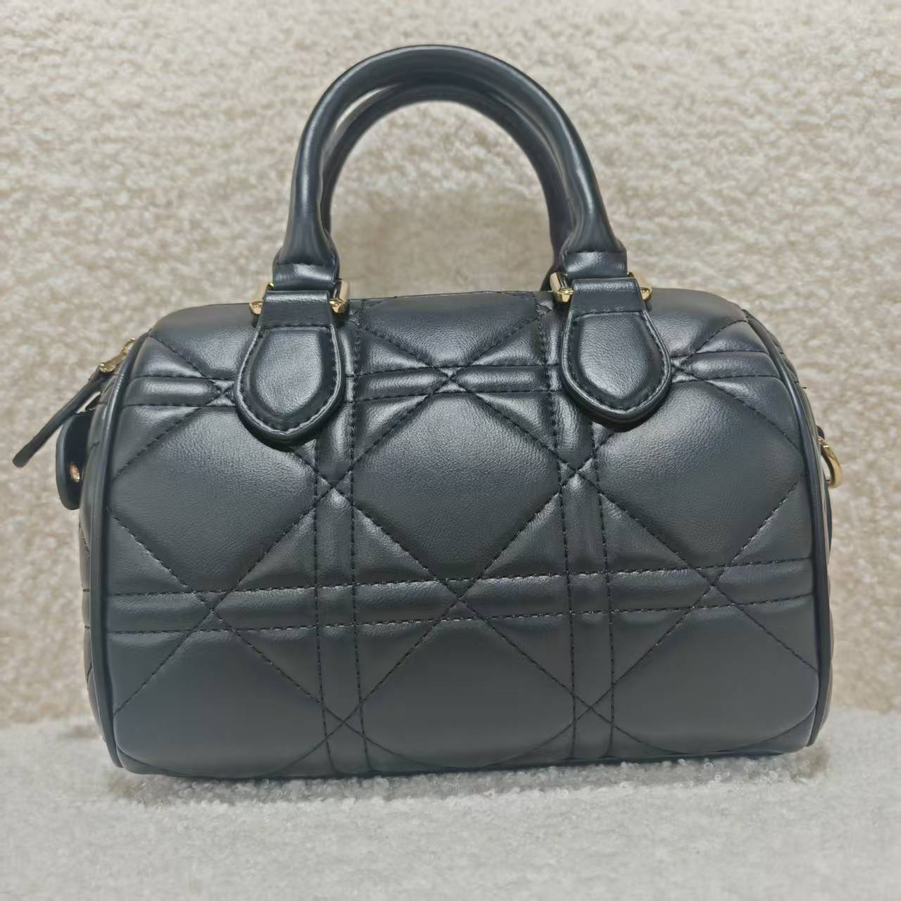 Laugh Queen无手工打造真皮女士新款包0314圆枕黑色21cm宝