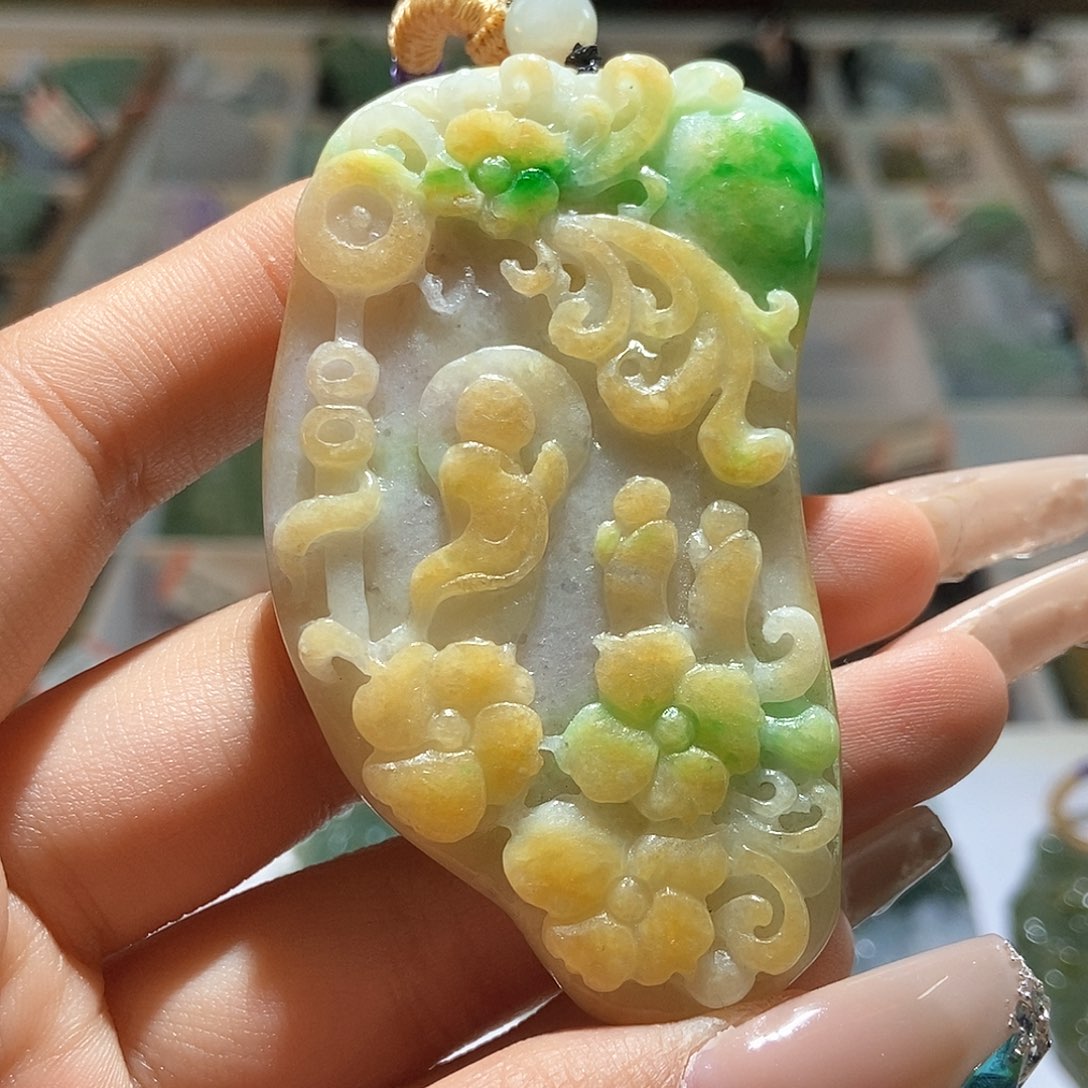 翡翠颈饰未镶嵌天然