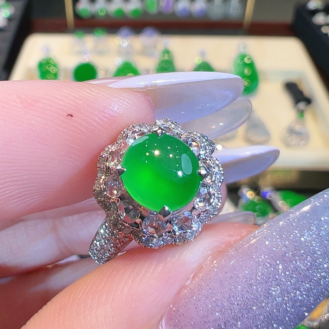 翡翠戒指18K金镶嵌翡翠