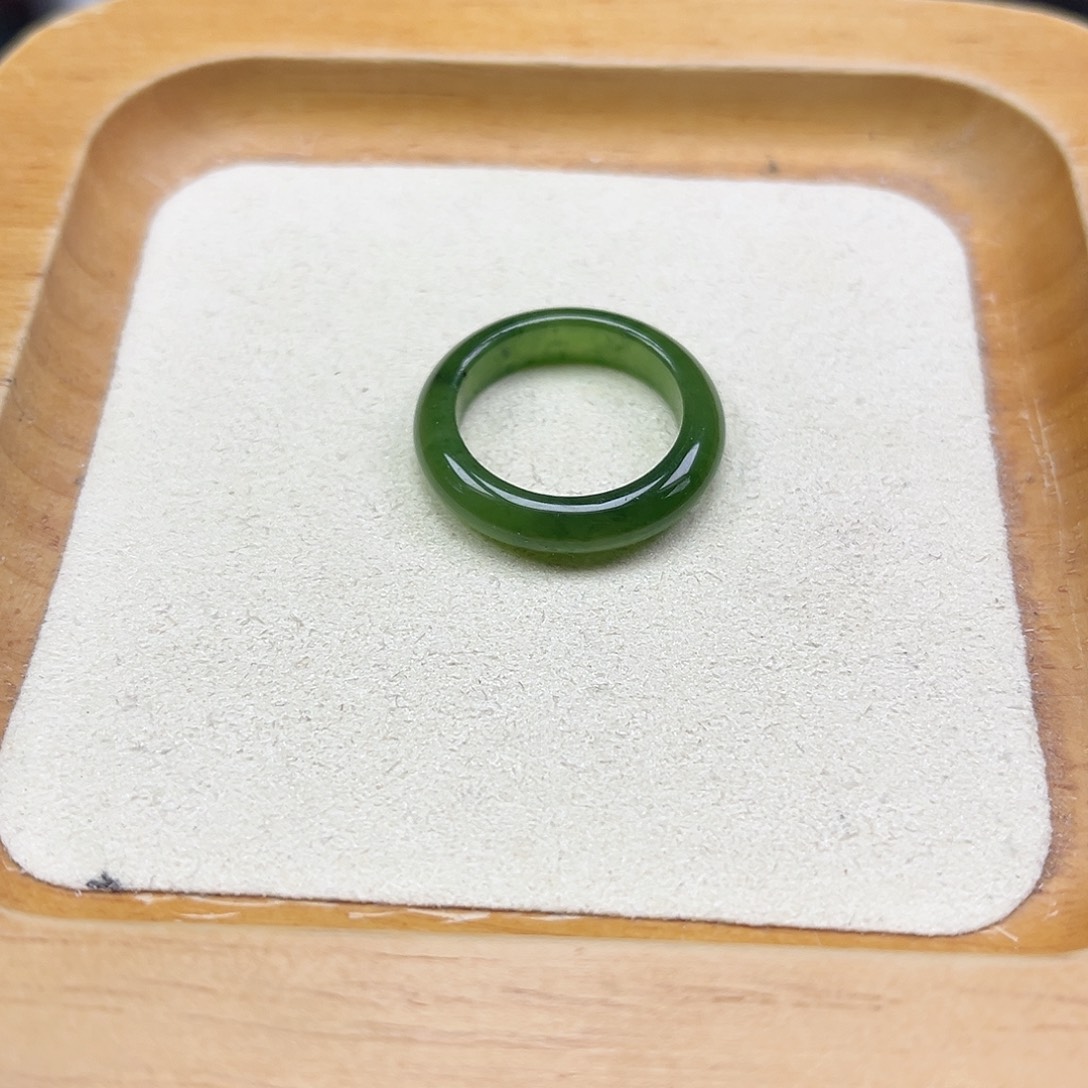 和田玉未镶嵌戒指