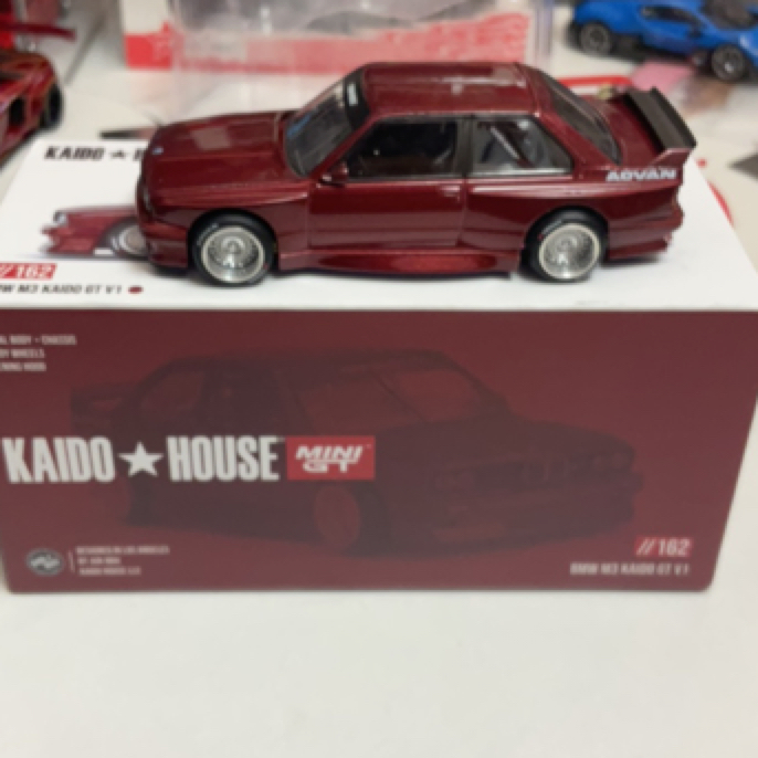 1:64宝马M3 E30可开盖合金汽车模型