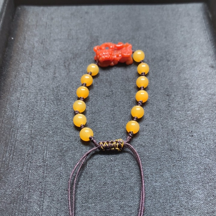 未镶嵌石英质玉（黄龙玉）手串