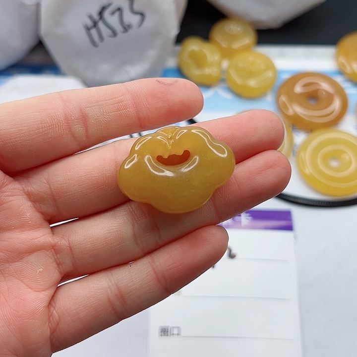 石英质玉手镯未镶嵌锁