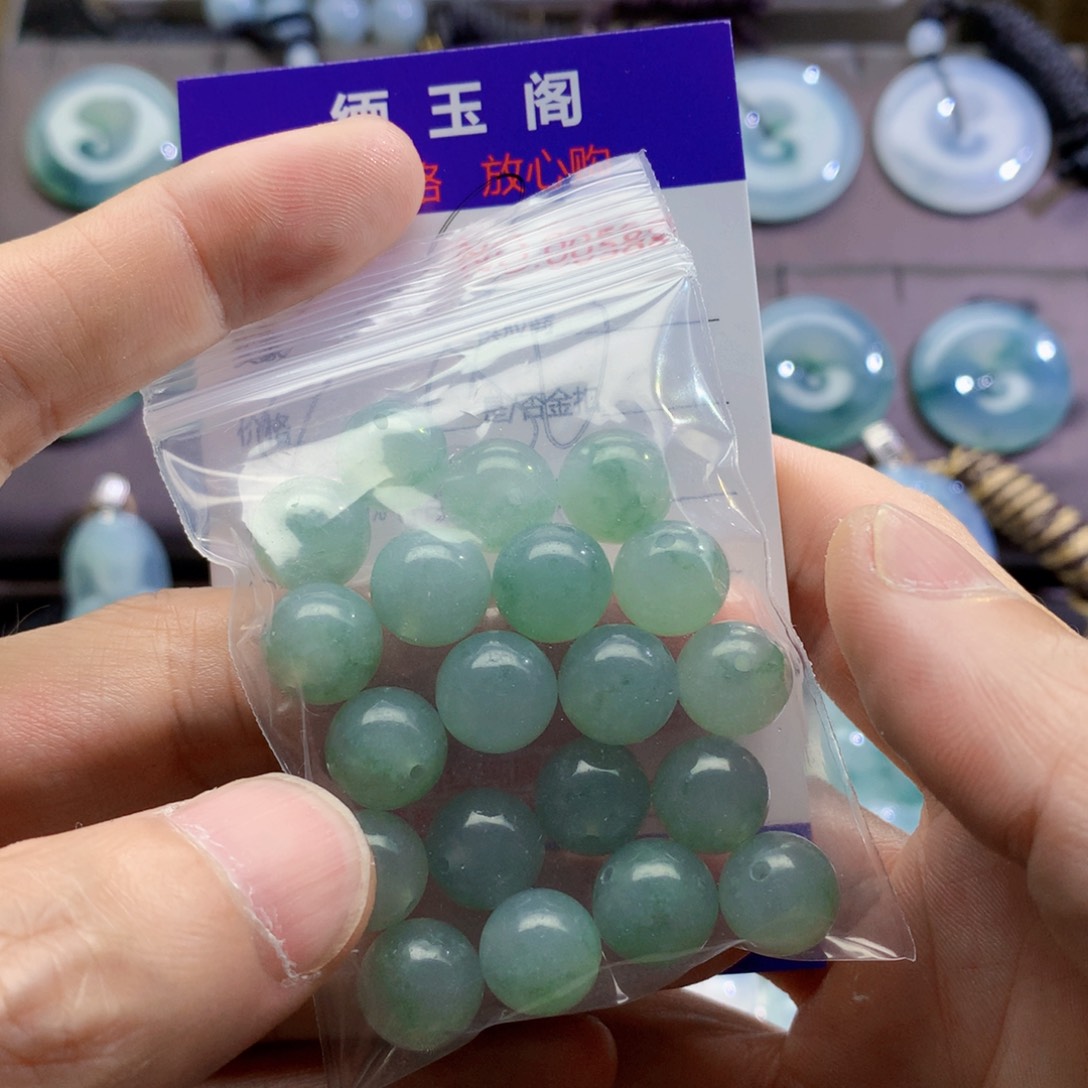 翡翠未镶嵌颈饰手串