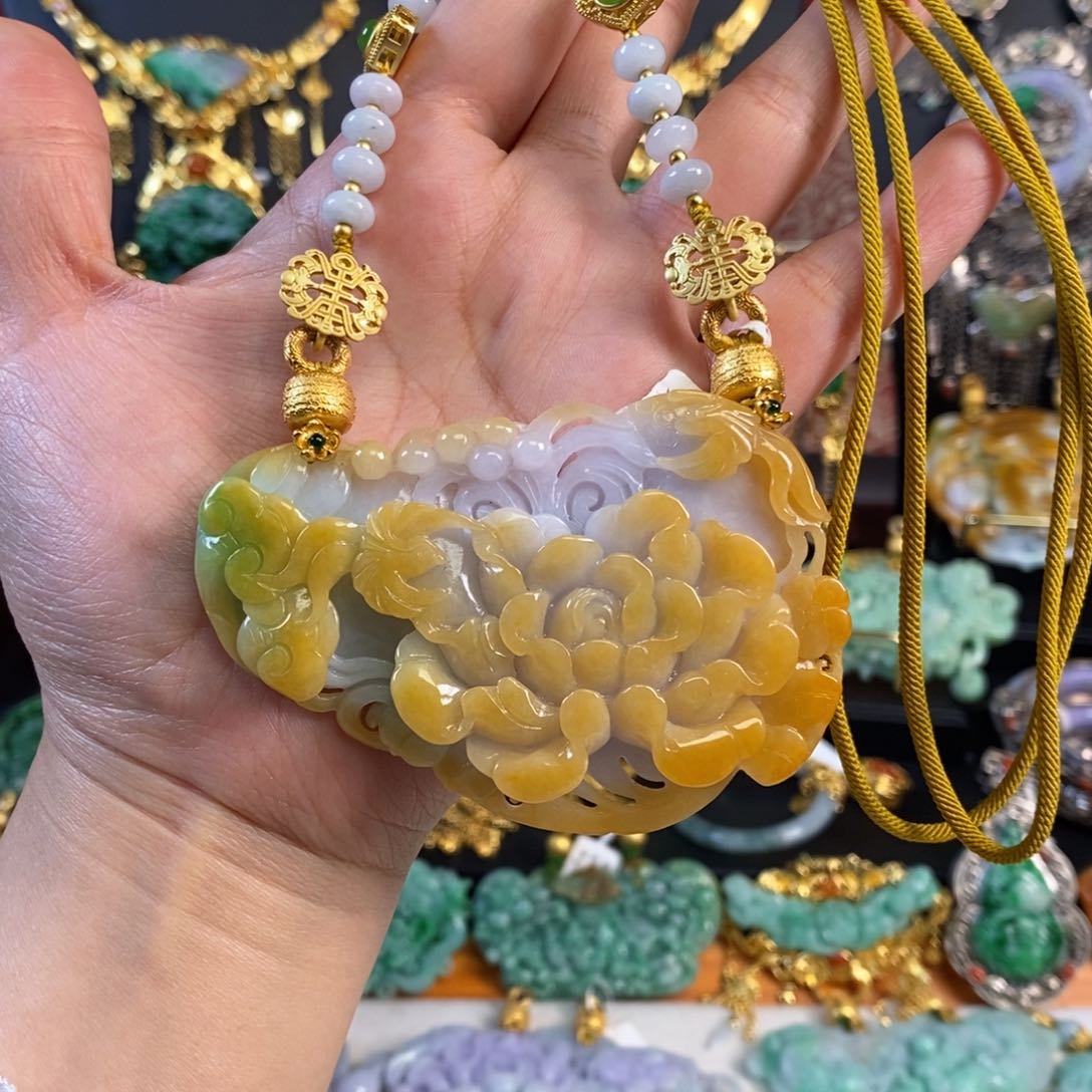 翡翠颈饰未镶嵌富贵花开吊坠 亏清