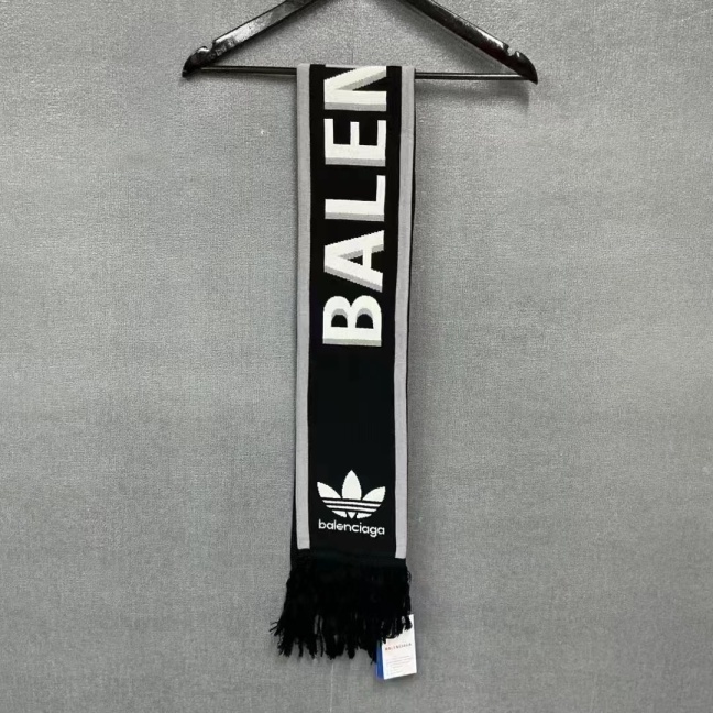 未使用 Balenciaga/巴黎世家 （pm）Adidas曼联羊毛围巾 带吊/2978