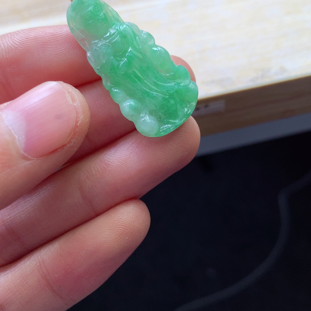 翡翠颈饰18K金镶嵌吊坠