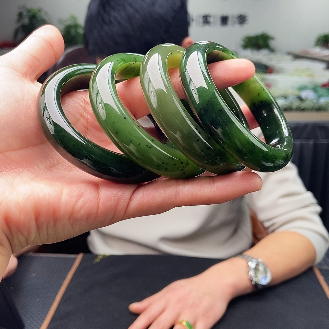 和田玉未镶嵌手镯60-63颜色多样性发拍一发一