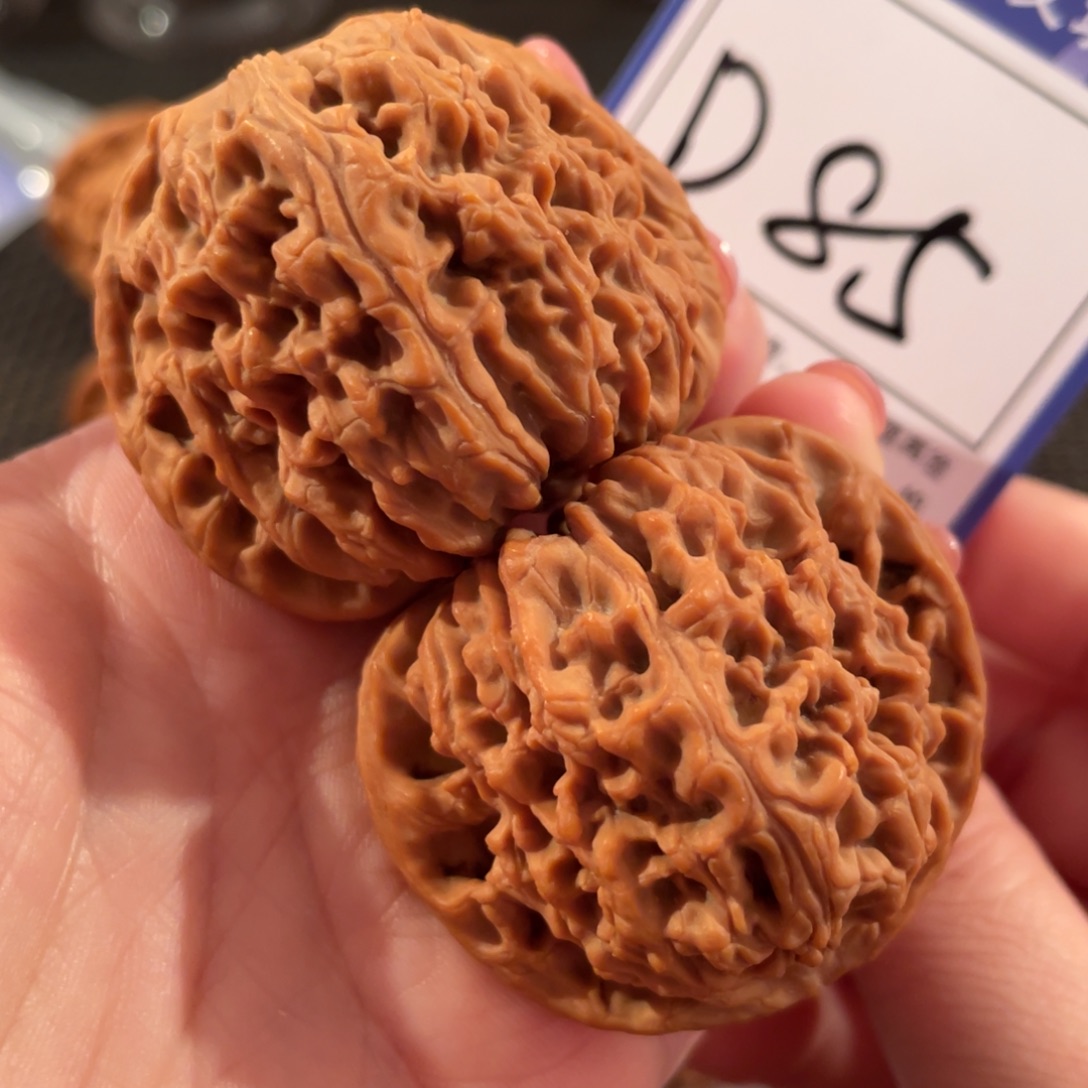 骑***！把件文玩核桃D85南疆石44