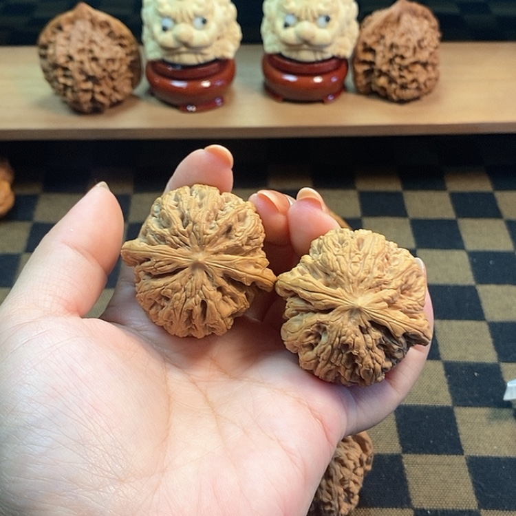 【闪购商品】桃核把件42粗筋。        