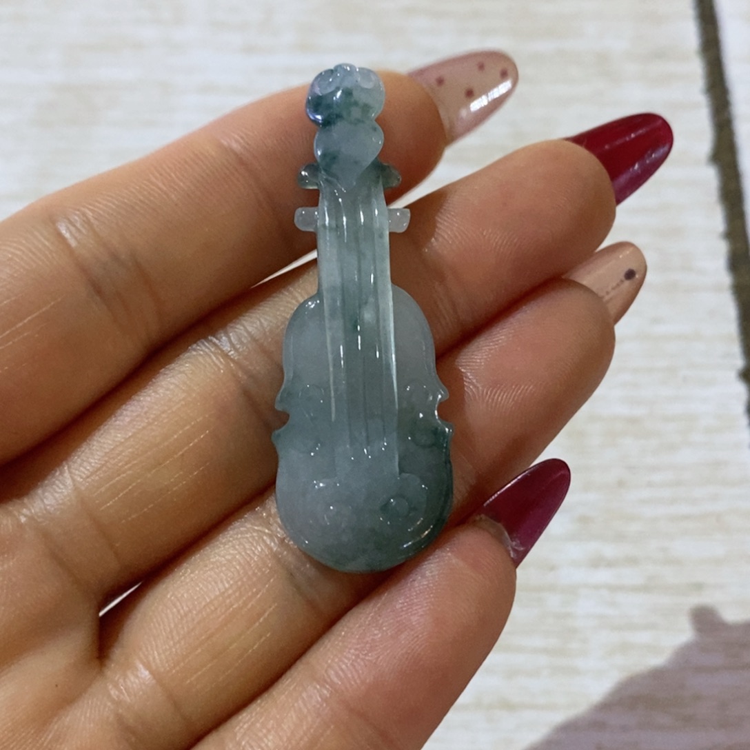 翡翠颈饰未镶嵌玲**透翡翠吊坠