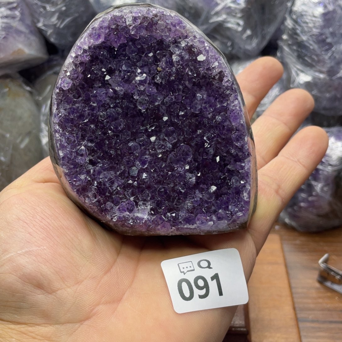 未镶嵌水晶大型摆件（非配饰）