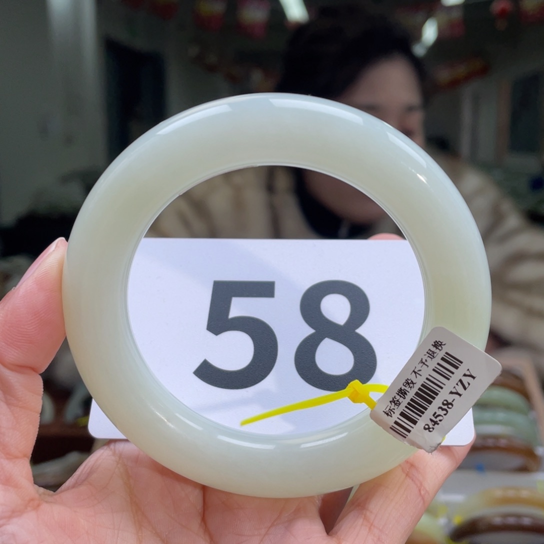 和田玉手镯未镶嵌新疆白