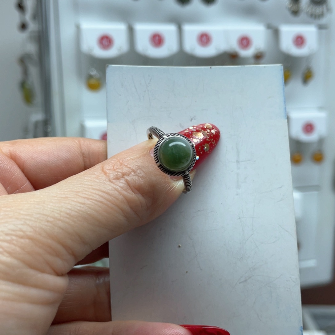 蛇纹石玉戒指未镶嵌