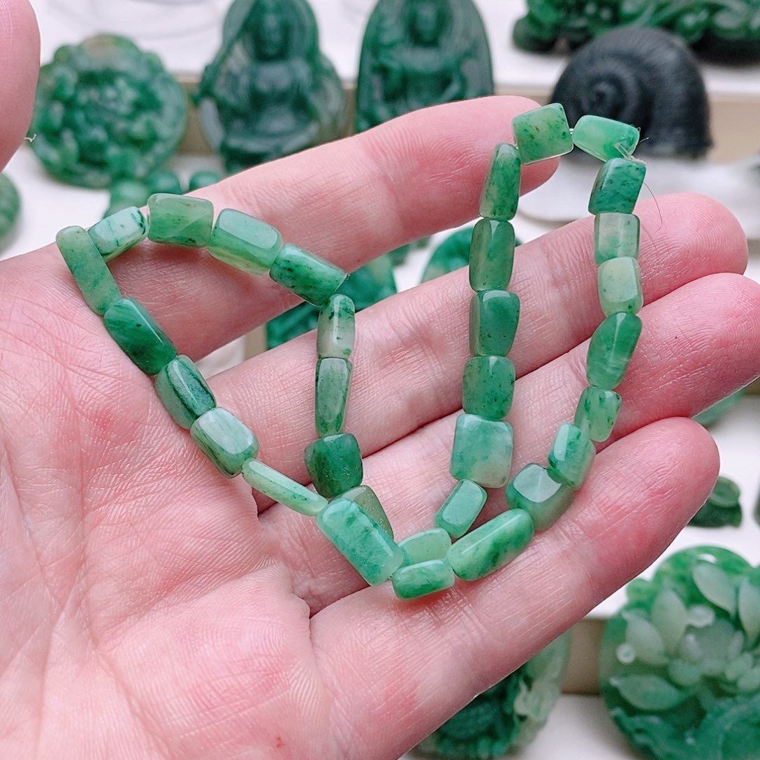 独山玉未镶嵌珠串