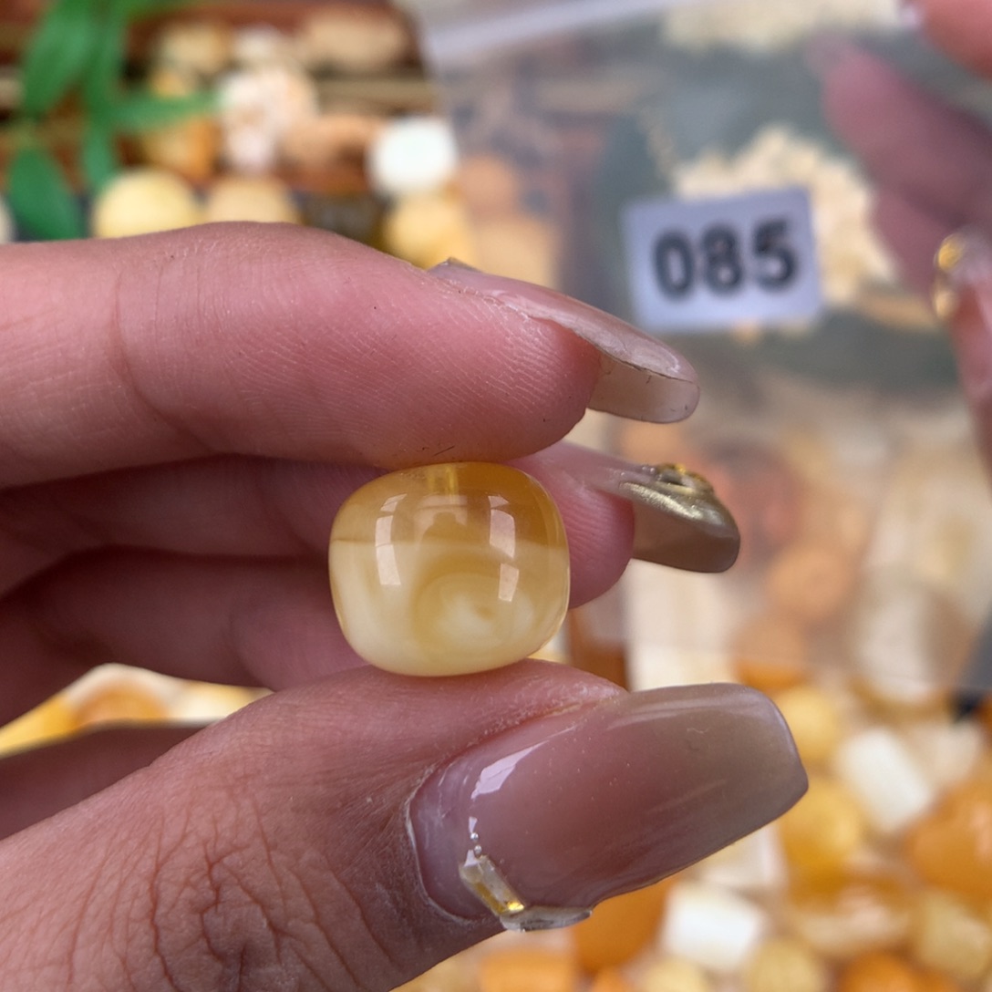 琥珀珠宝奇石未镶嵌13.3