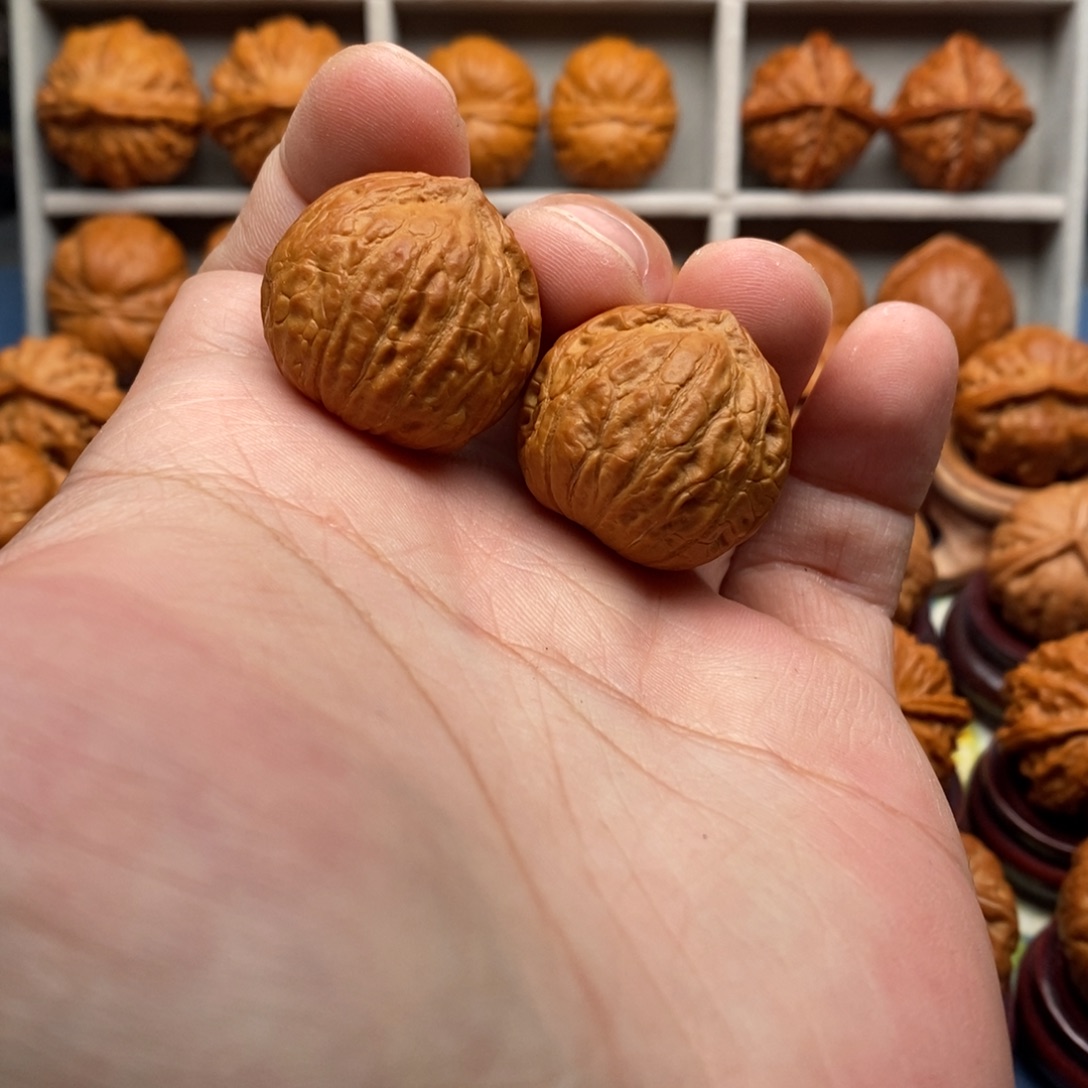 文玩核桃把件小桃心