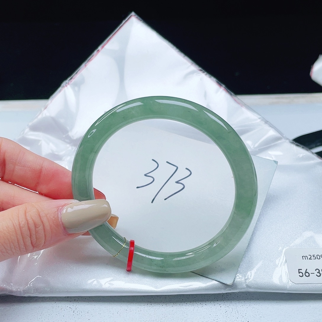 幸***色翡翠未镶嵌手镯56+圆条