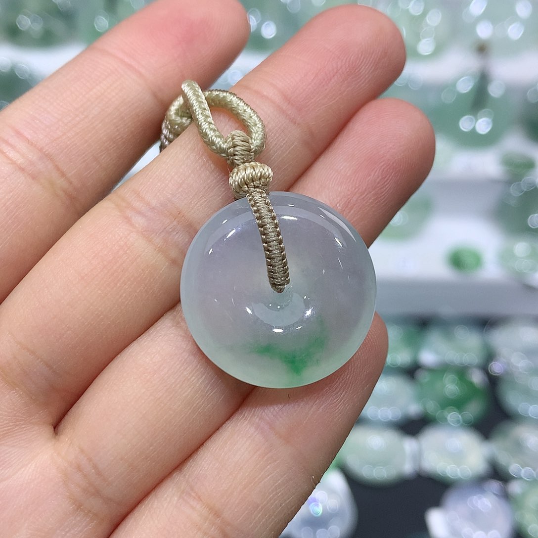 翡翠吊坠(不含链)未镶嵌算****吧