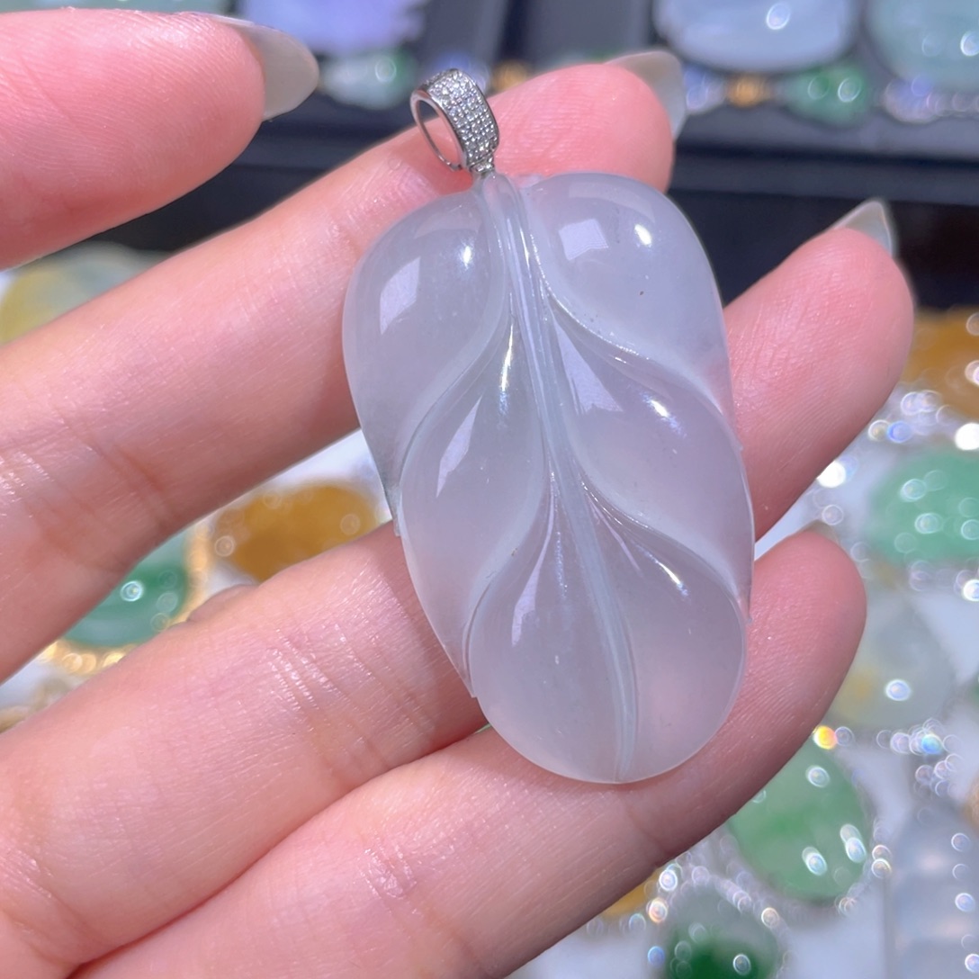 颈饰18K金镶嵌翡翠翡翠