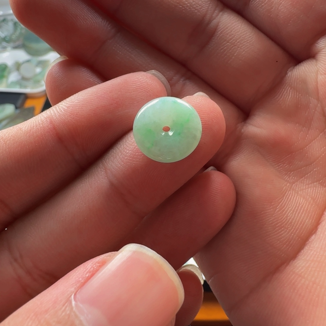 定制翡翠未镶嵌平安扣