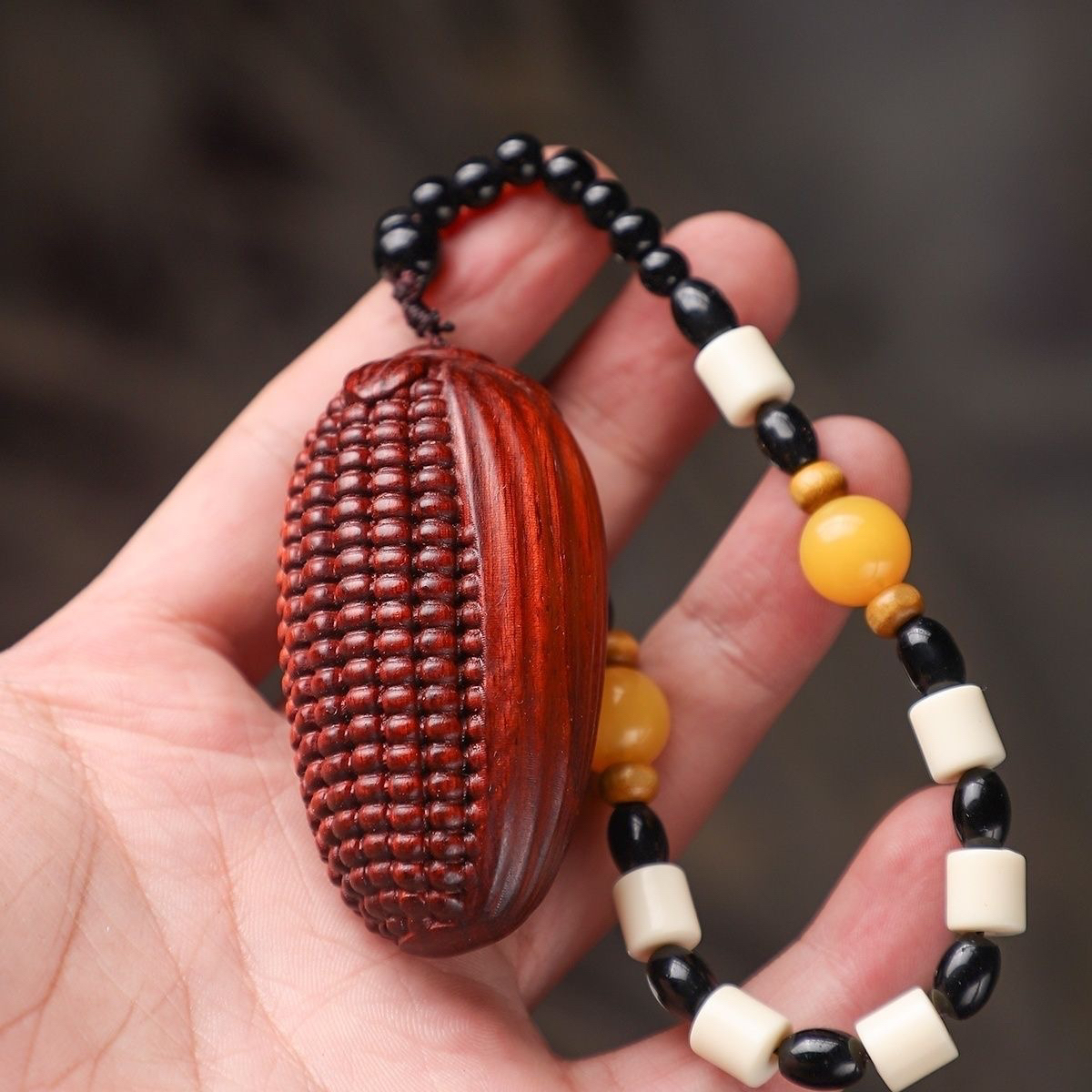 紫檀木雕金玉满堂玉米手把件汽车挂件文玩随身盘玩