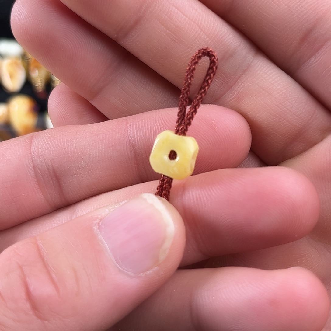 蜜蜡未镶嵌珠宝奇石