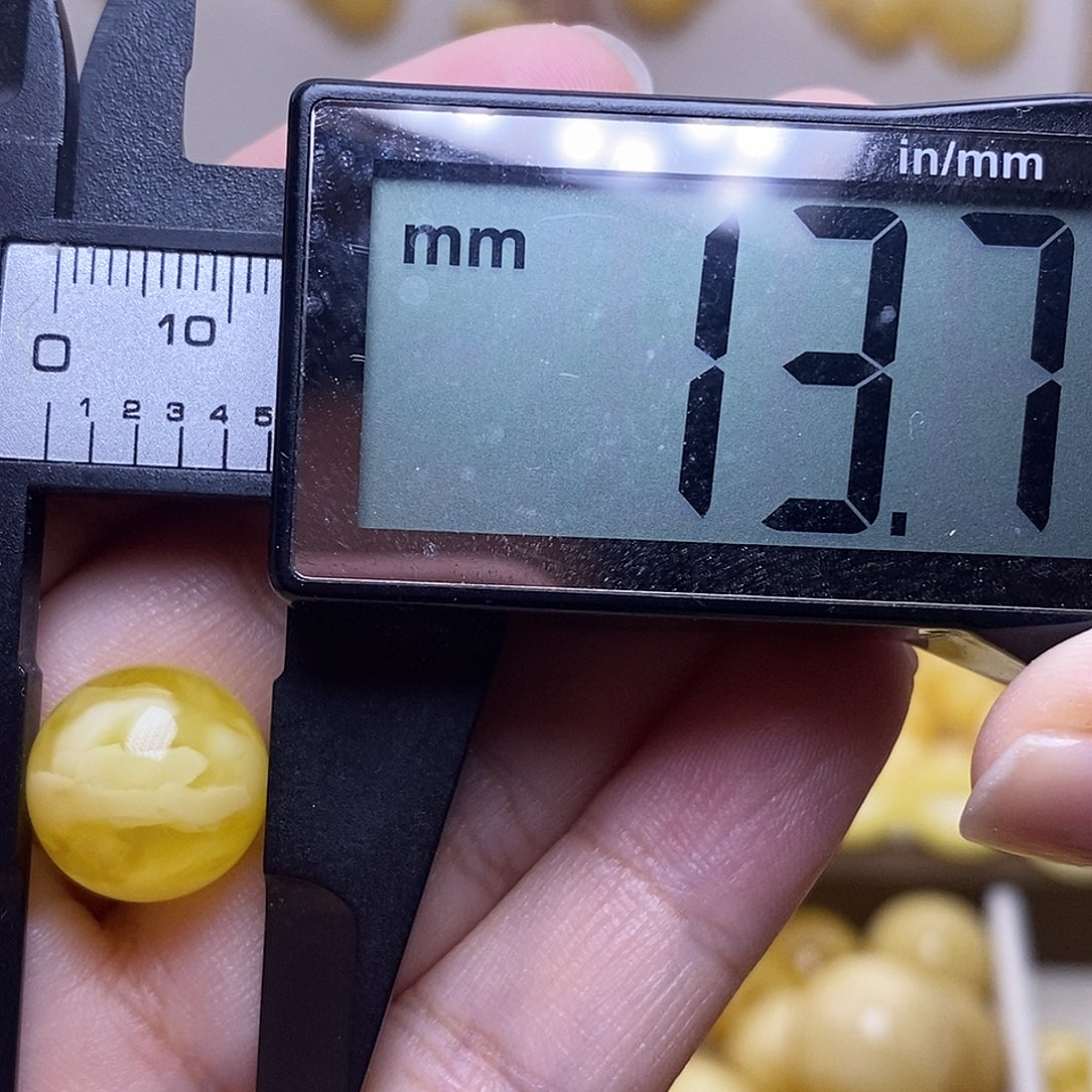 裸石琥珀未镶嵌蜜蜡圆珠