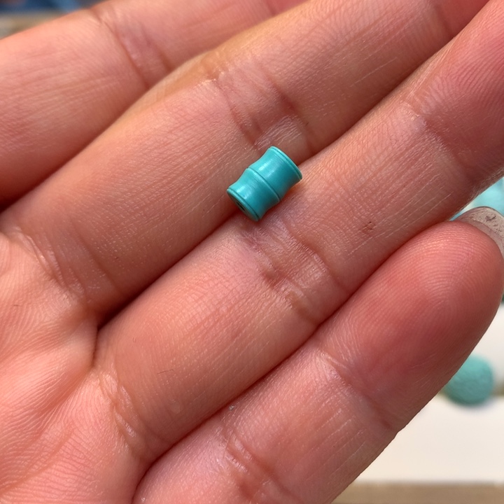 绿松石颈饰未镶嵌