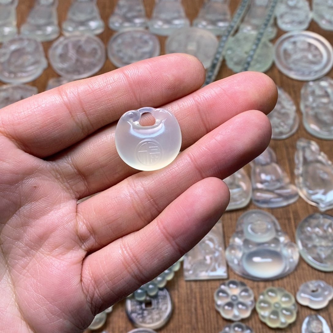 岫玉吊坠(不含链)未镶嵌