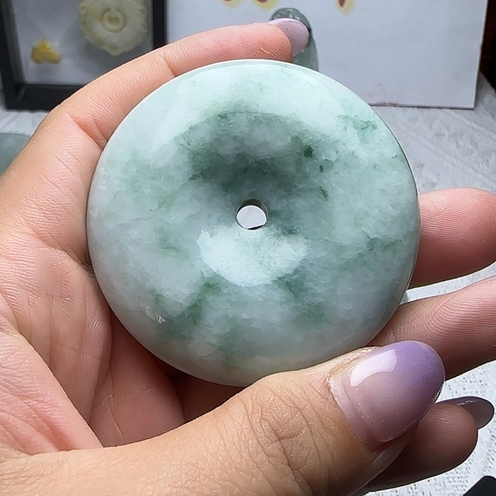 翡翠未镶嵌颈饰大平安扣