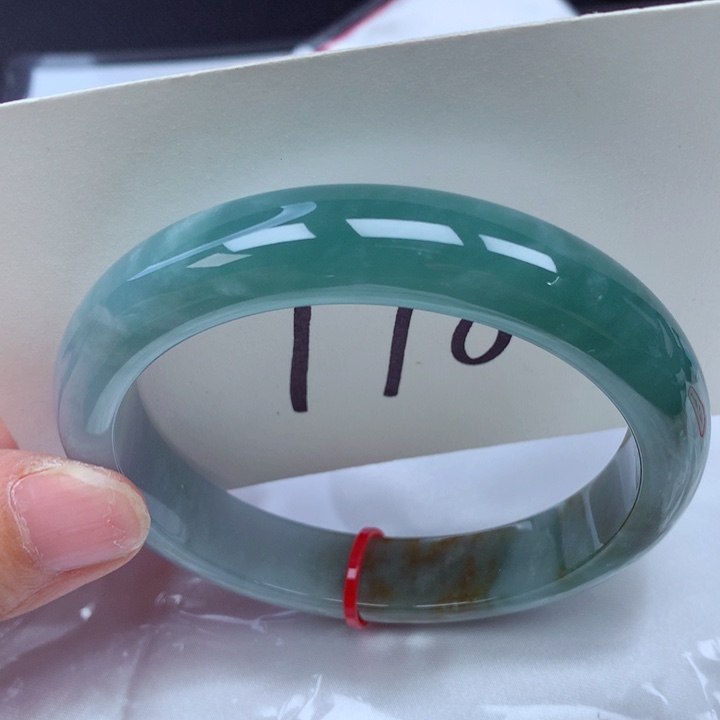 翡翠手镯未镶嵌翡翠