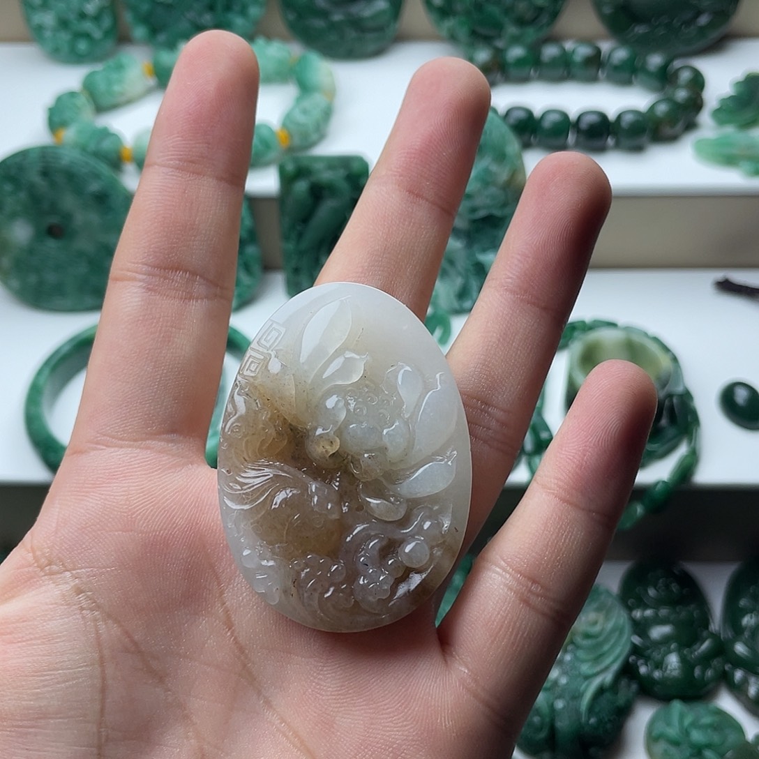 独山玉未镶嵌挂件